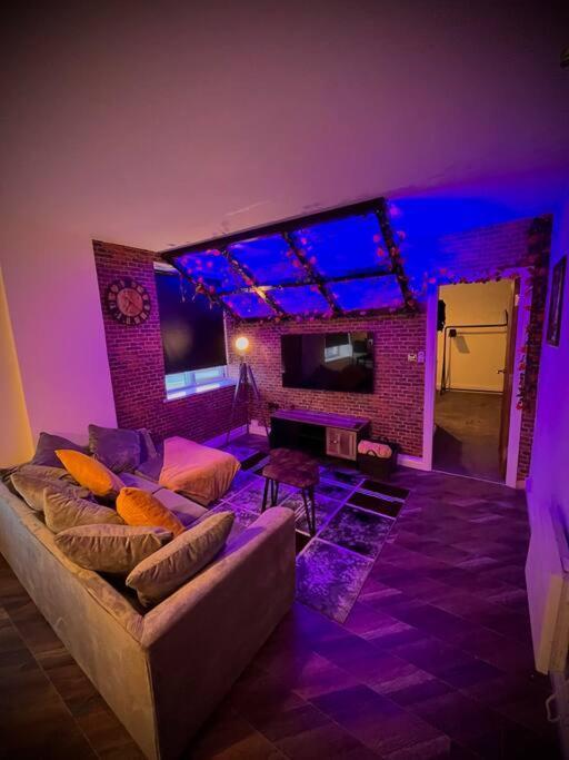 Stunning Two Bed City Centre Apartment Лідс Екстер'єр фото