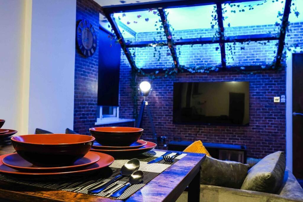Stunning Two Bed City Centre Apartment Лідс Екстер'єр фото