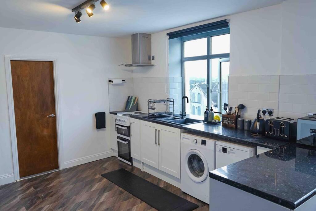 Stunning Two Bed City Centre Apartment Лідс Екстер'єр фото
