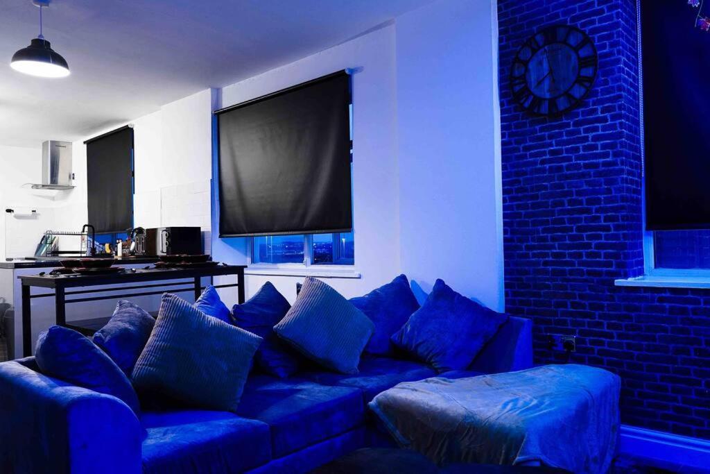 Stunning Two Bed City Centre Apartment Лідс Екстер'єр фото